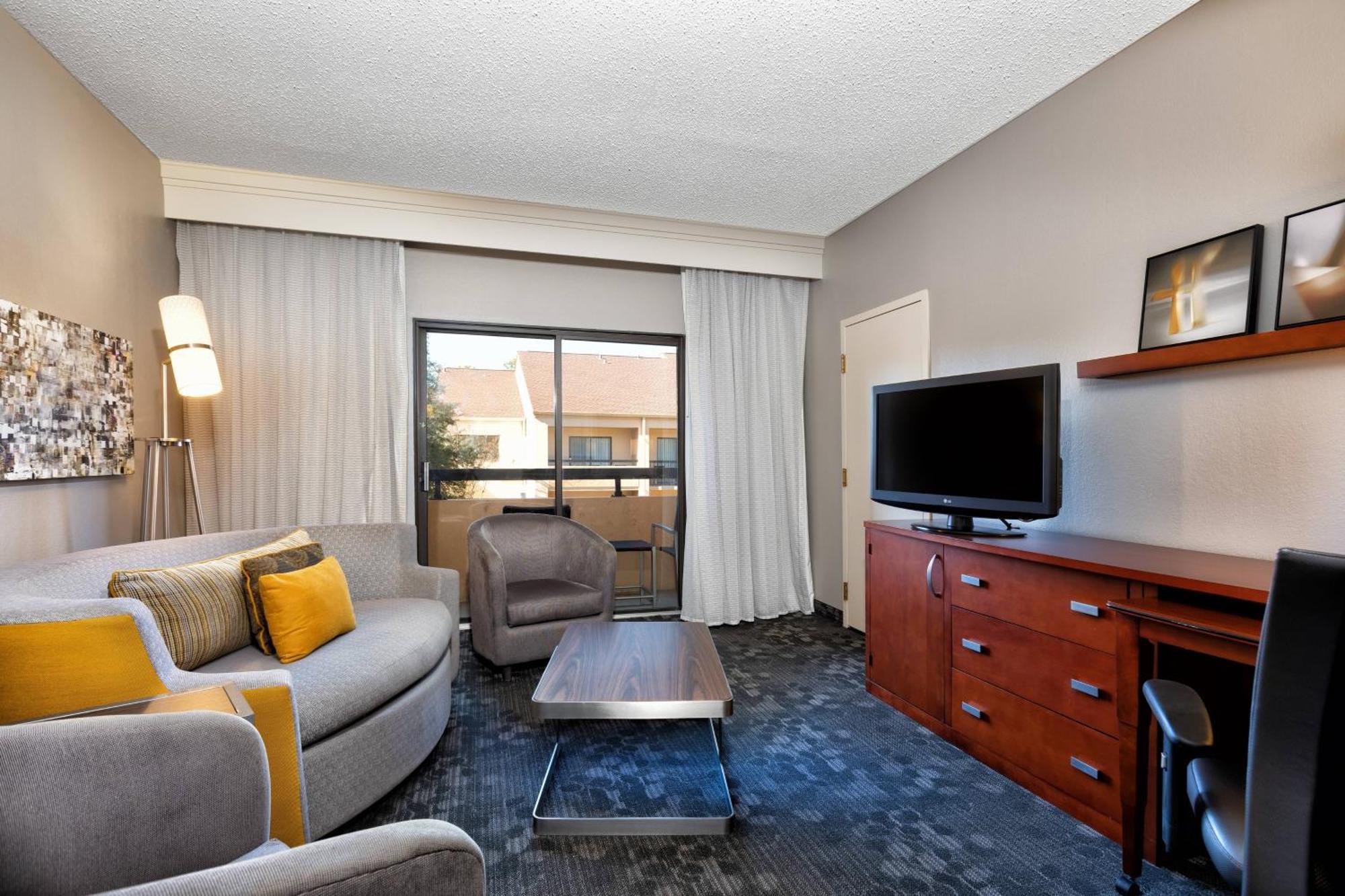 Courtyard By Marriott Dallas-Fort Worth/Bedford Extérieur photo