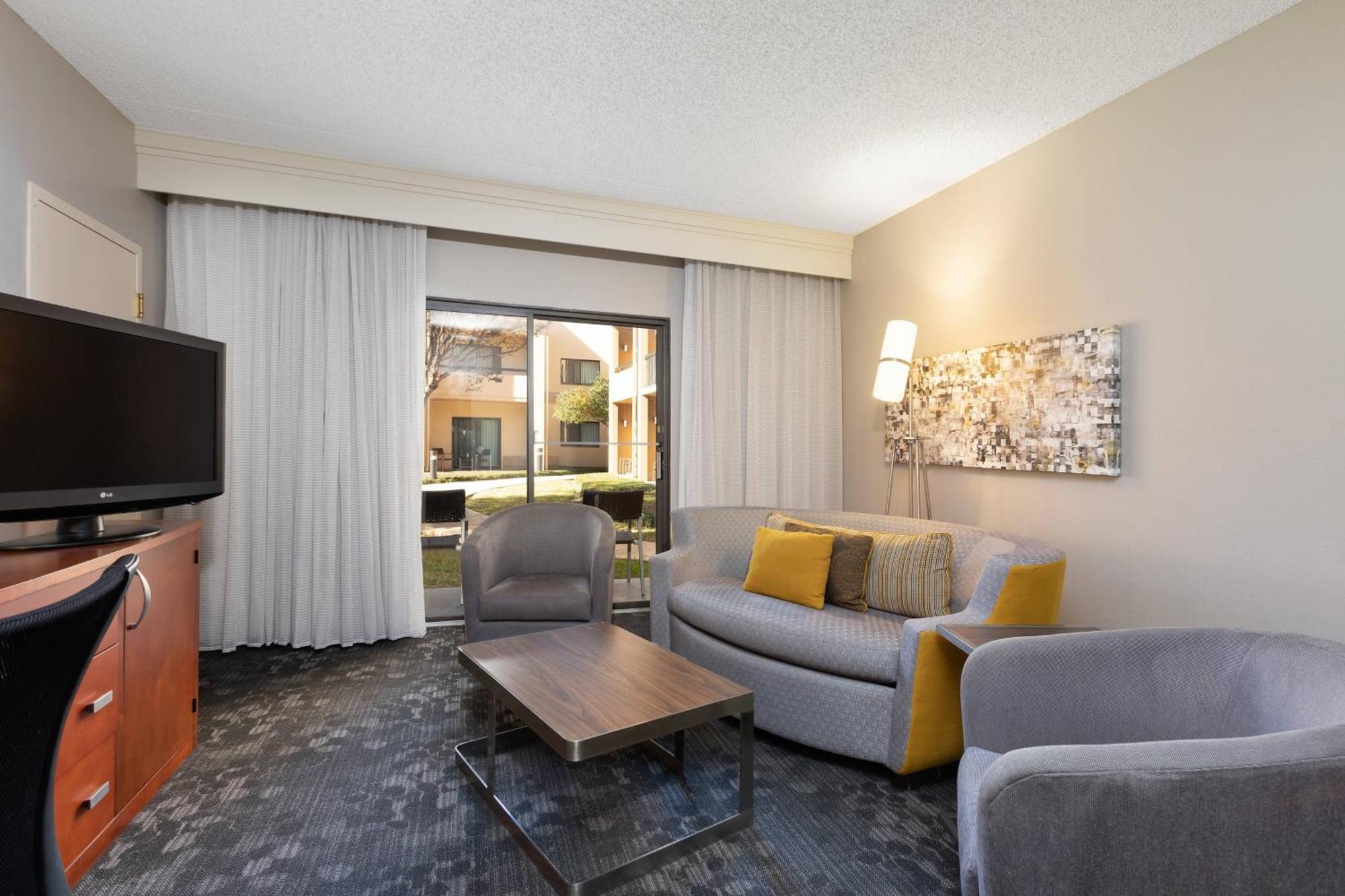 Courtyard By Marriott Dallas-Fort Worth/Bedford Extérieur photo