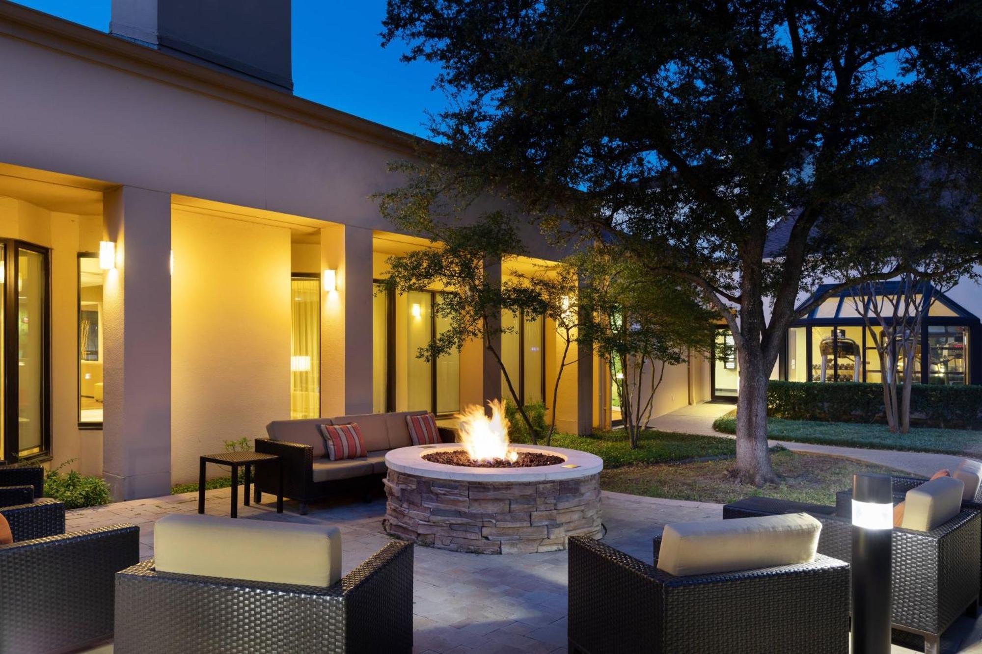 Courtyard By Marriott Dallas-Fort Worth/Bedford Extérieur photo